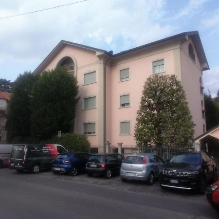 Casa Vacanze La Mela モンツァ エクステリア 写真
