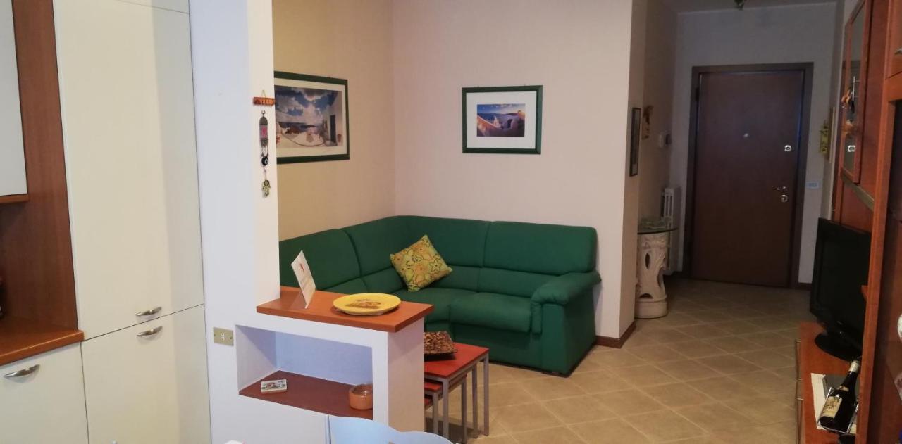 Casa Vacanze La Mela モンツァ エクステリア 写真